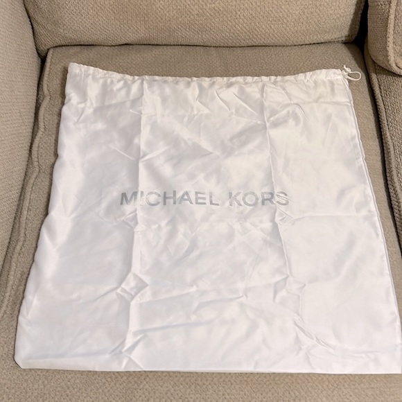 Michael Kors XL Silky Dustbag - Picture 3 of 4